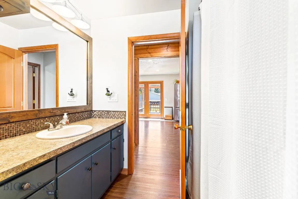 Main Floor bathroom