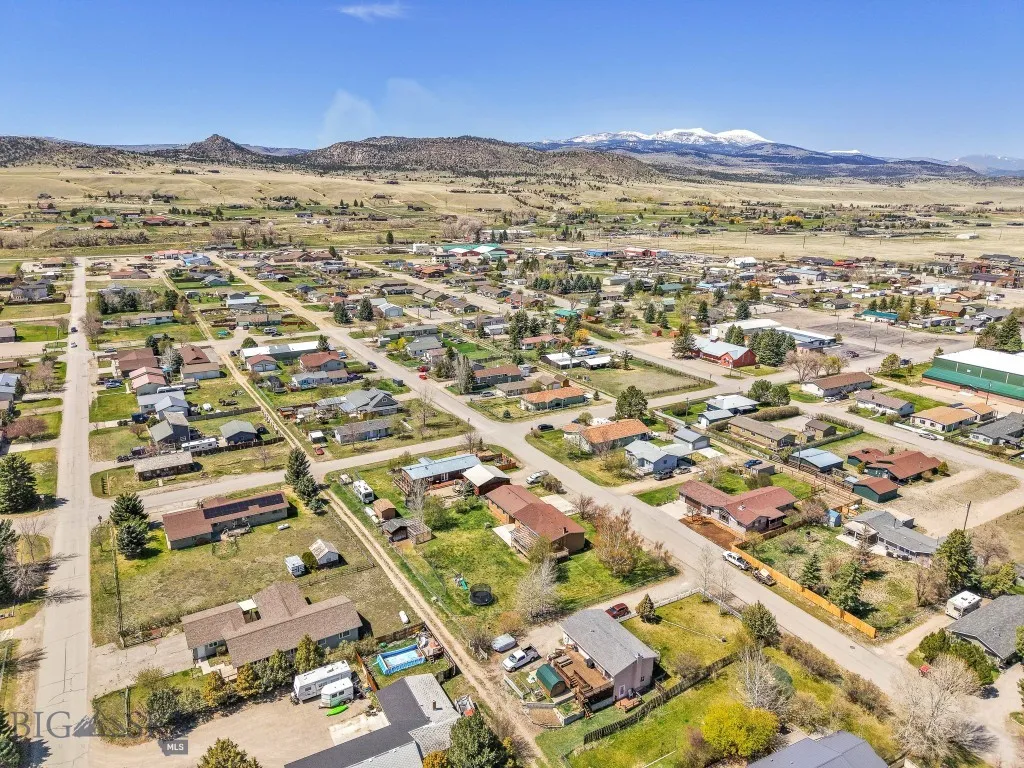 227 W Fagin Street, Ennis, Montana 59729, Ennis, Montana 59729, 4 Bedrooms Bedrooms, ,2 BathroomsBathrooms,Residential,For Sale,227 W Fagin Street, Ennis, Montana 59729,0,401757