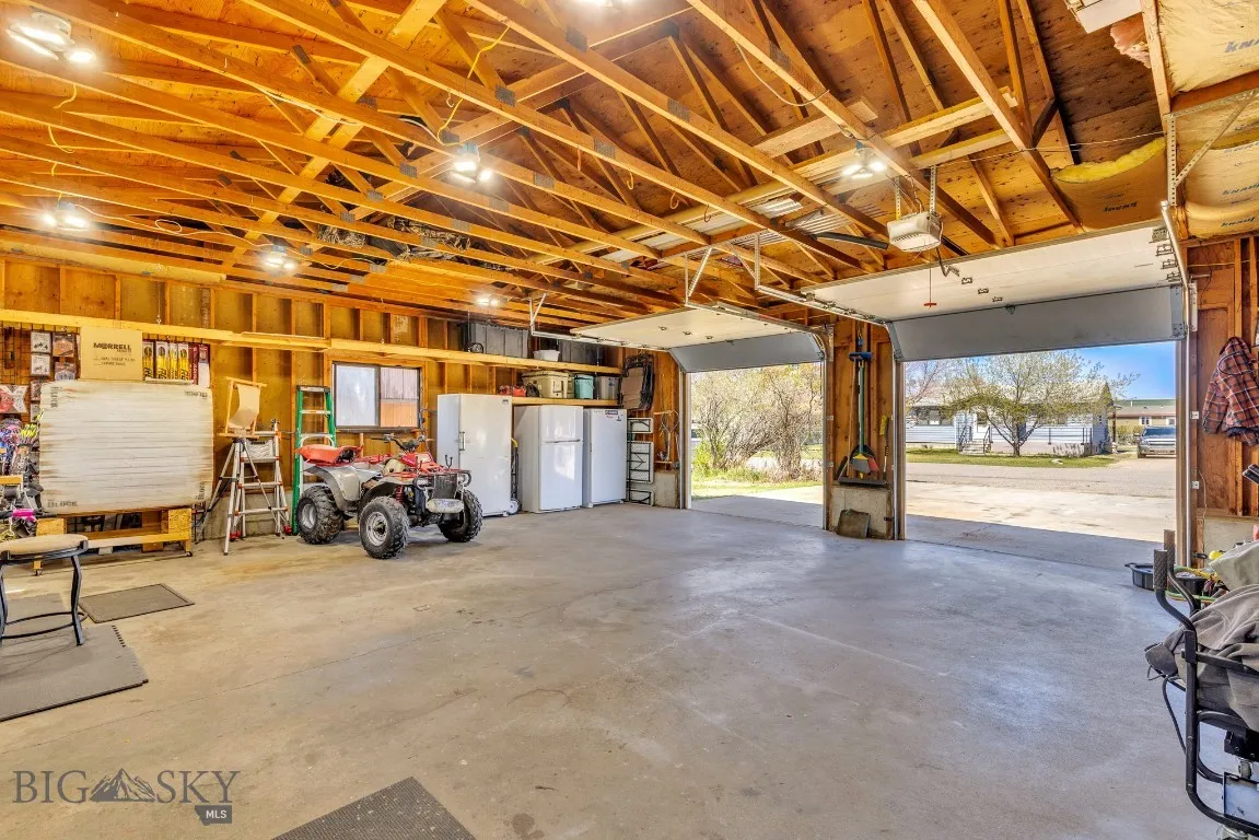 30 X 28 Shop/Garage