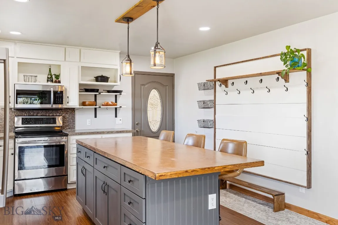 227 W Fagin Street, Ennis, Montana 59729, Ennis, Montana 59729, 4 Bedrooms Bedrooms, ,2 BathroomsBathrooms,Residential,For Sale,227 W Fagin Street, Ennis, Montana 59729,0,401757