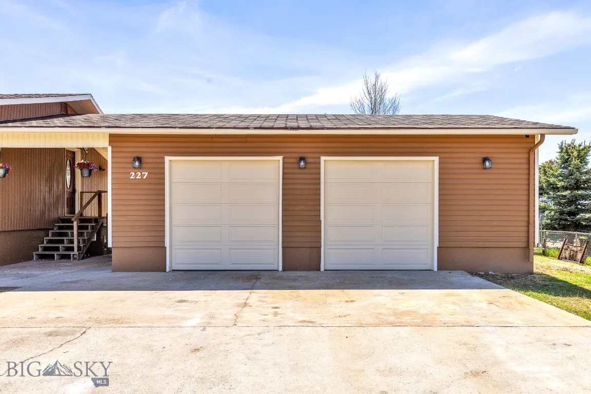 227 W Fagin Street, Ennis, Montana 59729, Ennis, Montana 59729, 4 Bedrooms Bedrooms, ,2 BathroomsBathrooms,Residential,For Sale,227 W Fagin Street, Ennis, Montana 59729,0,401757