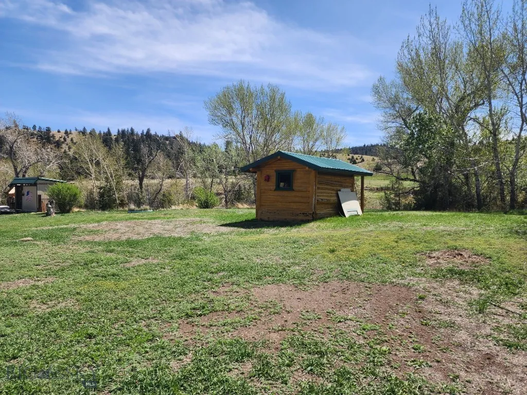 967 Mt Highway 2 W, Whitehall, Montana 59759, Whitehall, Montana 59759, 3 Bedrooms Bedrooms, ,2 BathroomsBathrooms,Residential,For Sale,967 Mt Highway 2 W, Whitehall, Montana 59759,402015