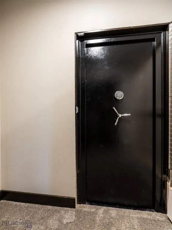 Vaulted lock off storage