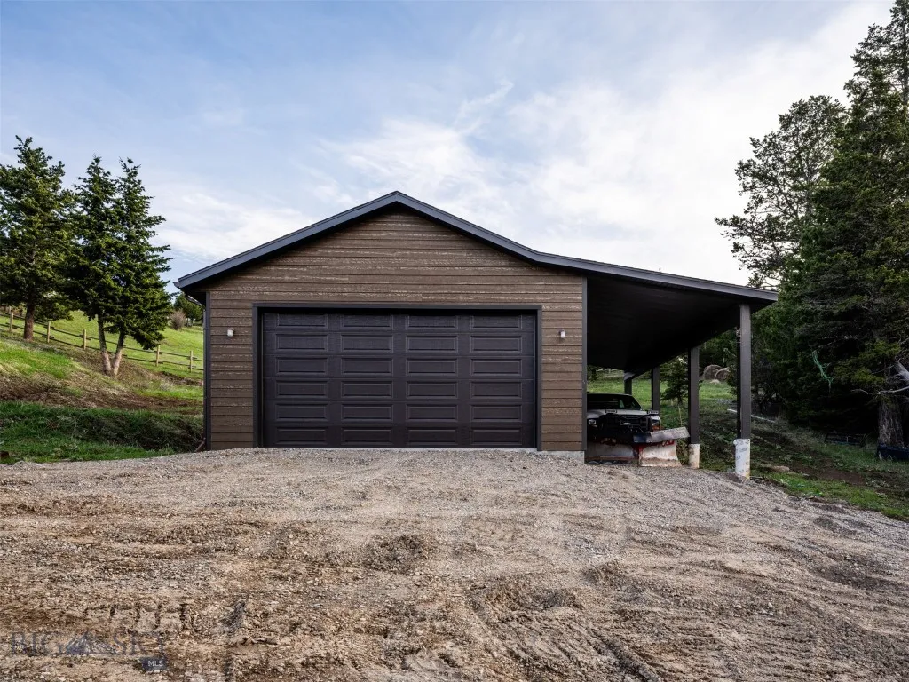 Additional 2 bay separate dry shop