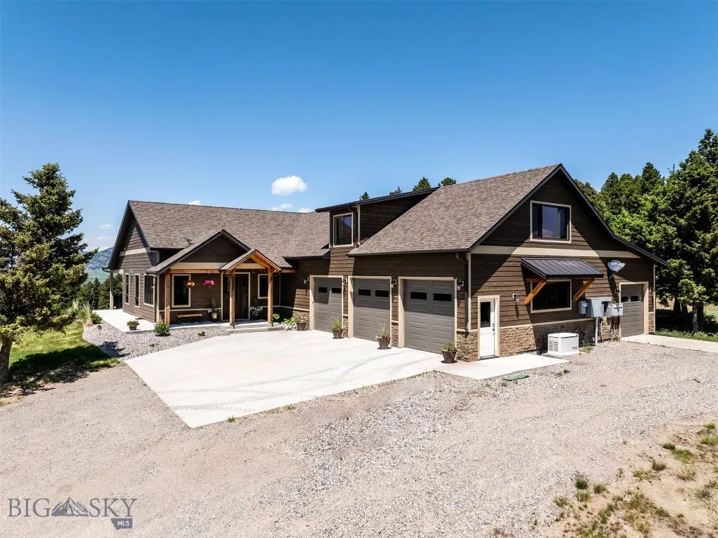 5900+ sq ft home with 1800 sq ft 5 stall garage