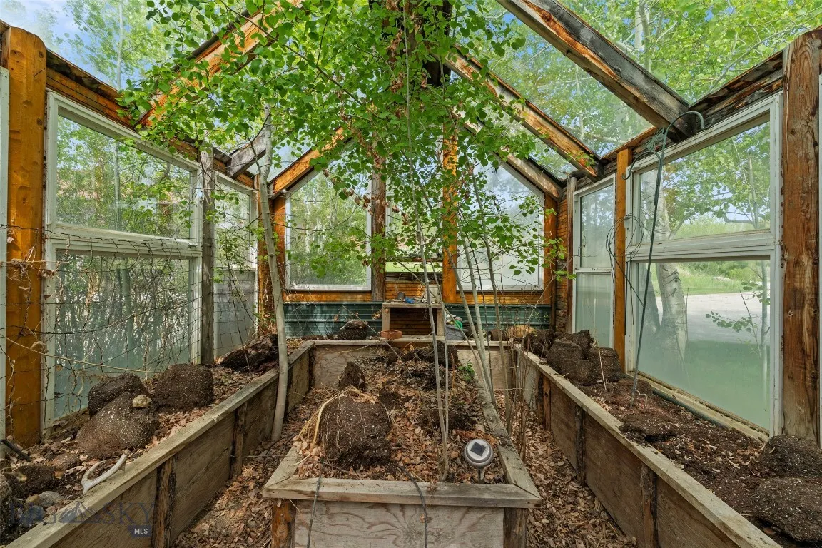 1511 Mt Hwy 287, Virginia City, Montana 59755, Virginia City, Montana 59755, 3 Bedrooms Bedrooms, ,2 BathroomsBathrooms,Residential,For Sale,1511 Mt Hwy 287, Virginia City, Montana 59755,402455