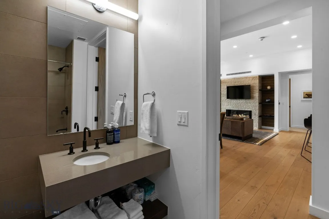 204 Boathouse Way #r9/204, Big Sky, Montana 59716, Big Sky, Montana 59716, 2 Bedrooms Bedrooms, ,2 BathroomsBathrooms,Residential,For Sale,204 Boathouse Way #r9/204, Big Sky, Montana 59716,0,401524