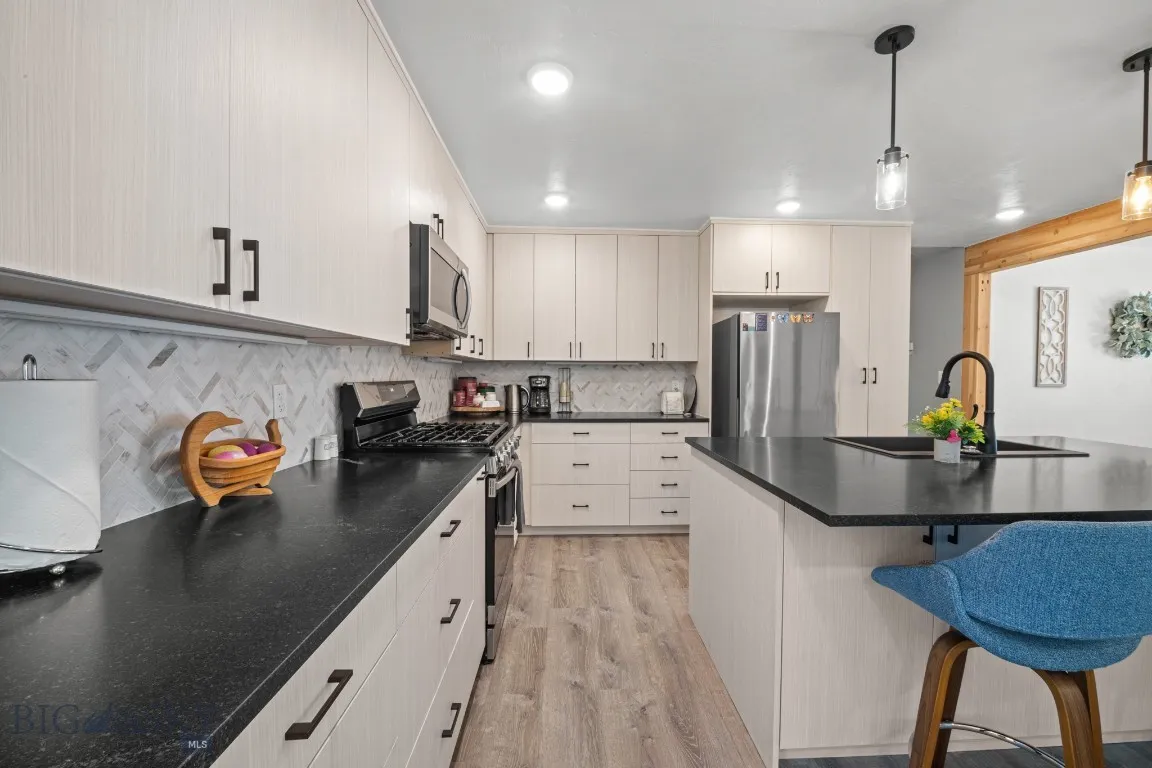 420 N 6th, Bozeman, Montana 59715, Bozeman, Montana 59715, 7 Bedrooms Bedrooms, ,3 BathroomsBathrooms,Residential,For Sale,420 N 6th, Bozeman, Montana 59715,402736