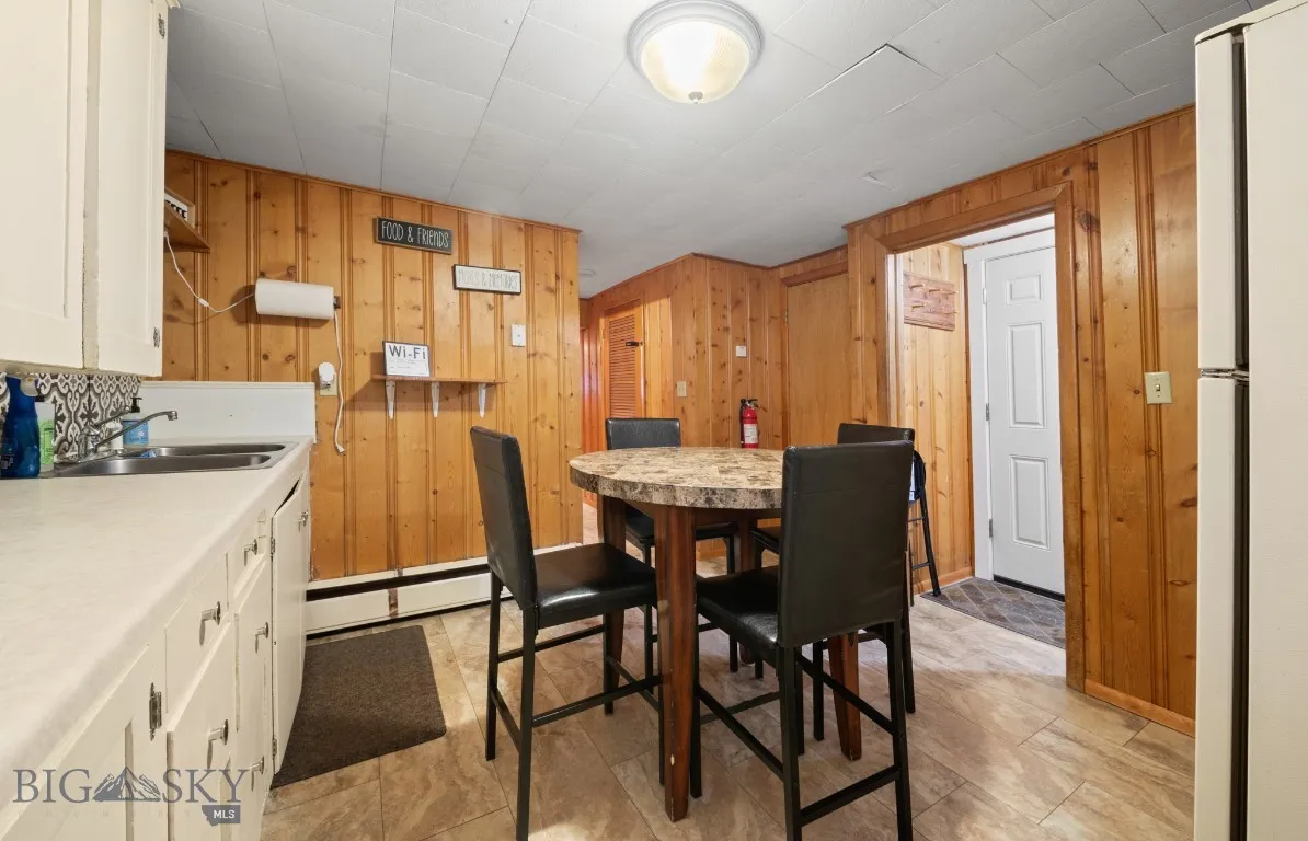 420 N 6th Avenue, Bozeman, Montana 59715, Bozeman, Montana 59715, ,Residential Income,For Sale,420 N 6th Avenue, Bozeman, Montana 59715,402771