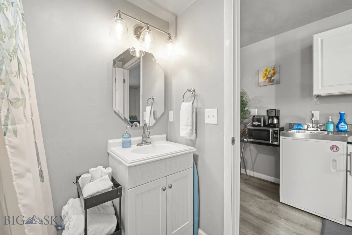 420 N 6th Avenue, Bozeman, Montana 59715, Bozeman, Montana 59715, ,Residential Income,For Sale,420 N 6th Avenue, Bozeman, Montana 59715,402771