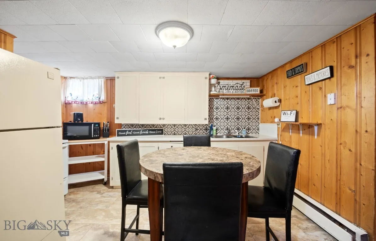 420 N 6th Avenue, Bozeman, Montana 59715, Bozeman, Montana 59715, ,Residential Income,For Sale,420 N 6th Avenue, Bozeman, Montana 59715,402771