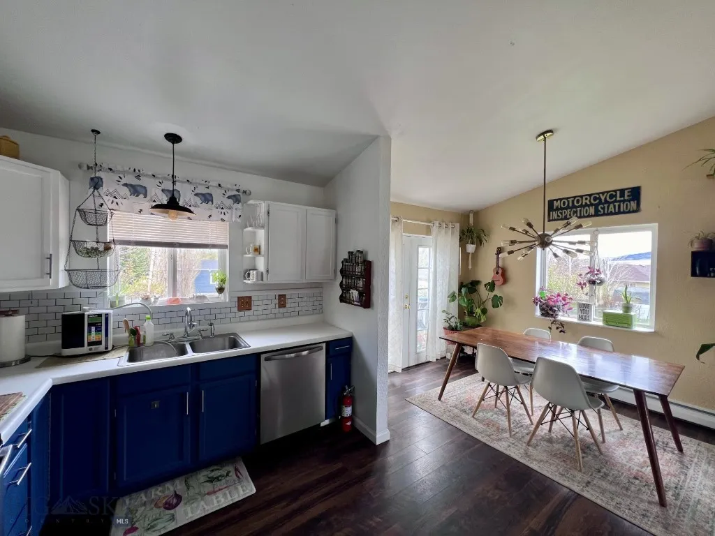 616 Comet, Livingston, Montana 59047, Livingston, Montana 59047, 5 Bedrooms Bedrooms, ,1 BathroomBathrooms,Residential,For Sale,616 Comet, Livingston, Montana 59047,402820