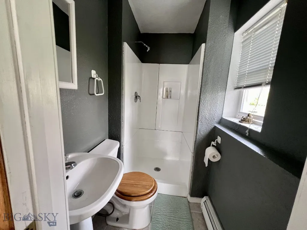 616 Comet, Livingston, Montana 59047, Livingston, Montana 59047, 5 Bedrooms Bedrooms, ,1 BathroomBathrooms,Residential,For Sale,616 Comet, Livingston, Montana 59047,402820