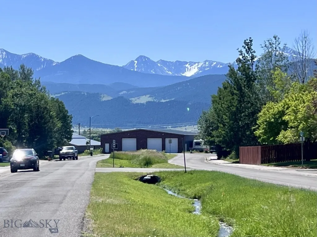 616 Comet, Livingston, Montana 59047, Livingston, Montana 59047, 5 Bedrooms Bedrooms, ,1 BathroomBathrooms,Residential,For Sale,616 Comet, Livingston, Montana 59047,402820