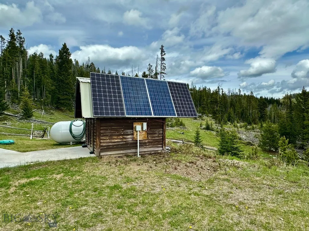 22 Indian Creek Road, Townsend, Montana 59644, Townsend, Montana 59644, 2 Bedrooms Bedrooms, ,1 BathroomBathrooms,Residential,For Sale,22 Indian Creek Road, Townsend, Montana 59644,0,402926