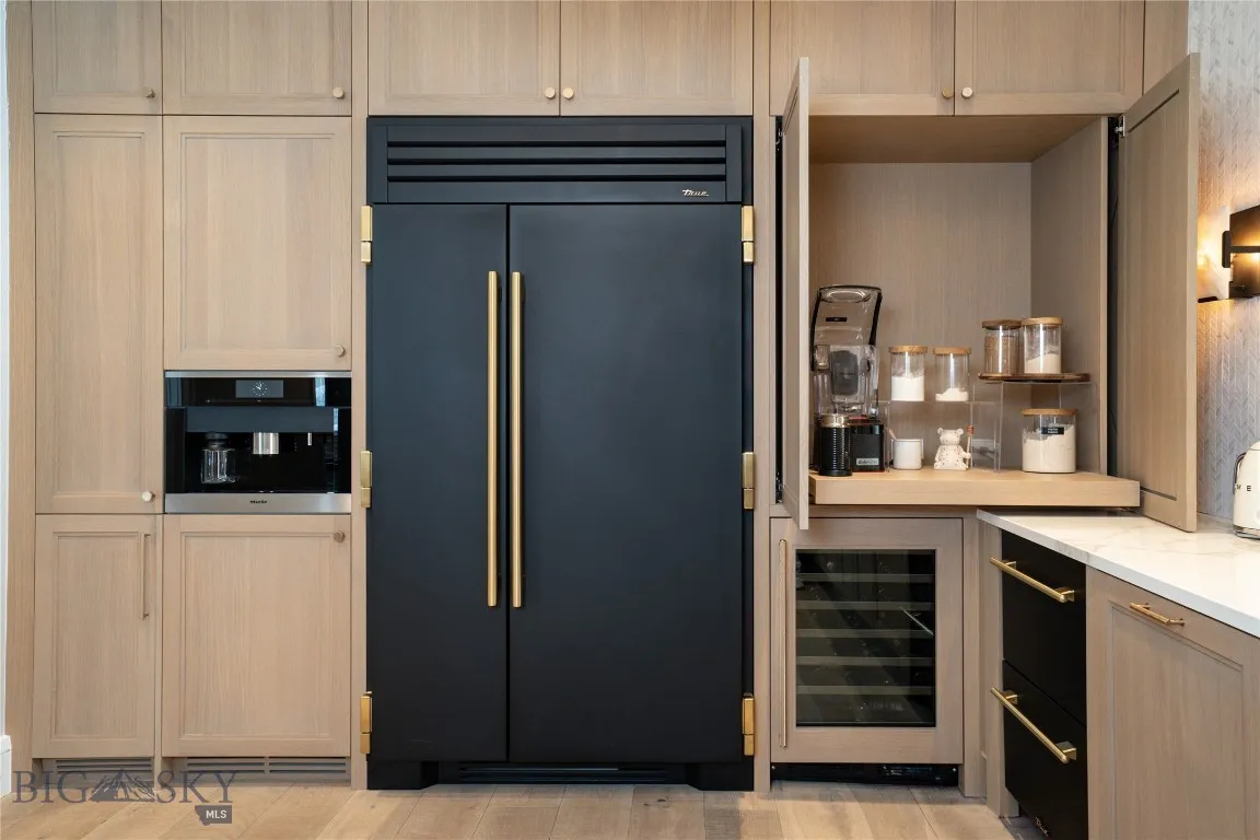 Prep Kitchen - Fridge/Freezer, Ice maker, Miele Espresso machine, beverage fridge, drawer freezer, dishwasher and wall oven