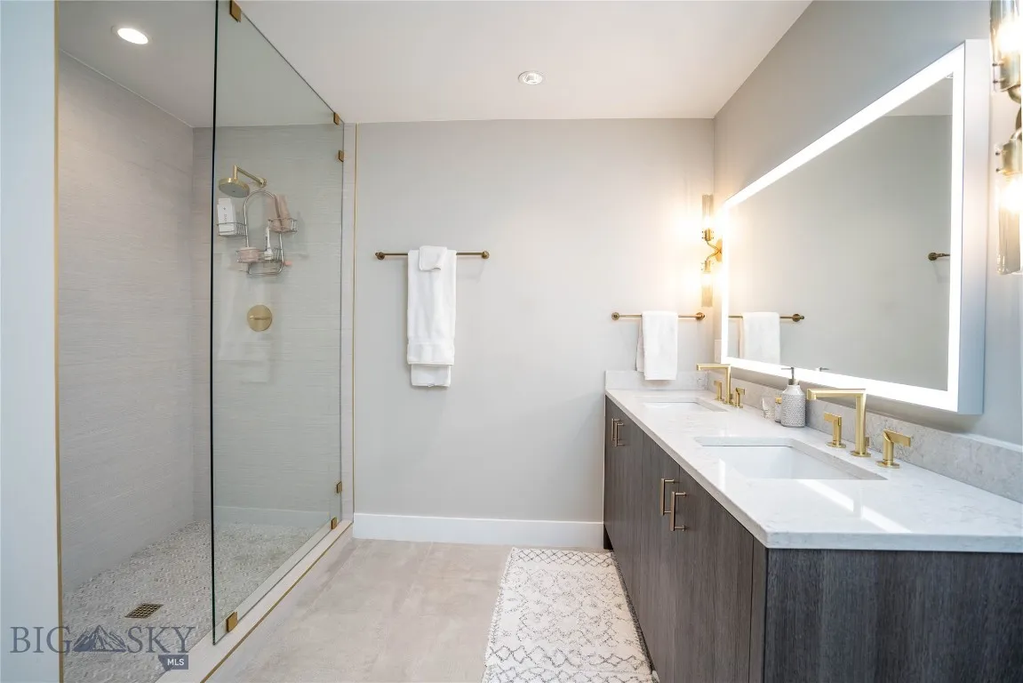 Lower Level 3/4 Bath