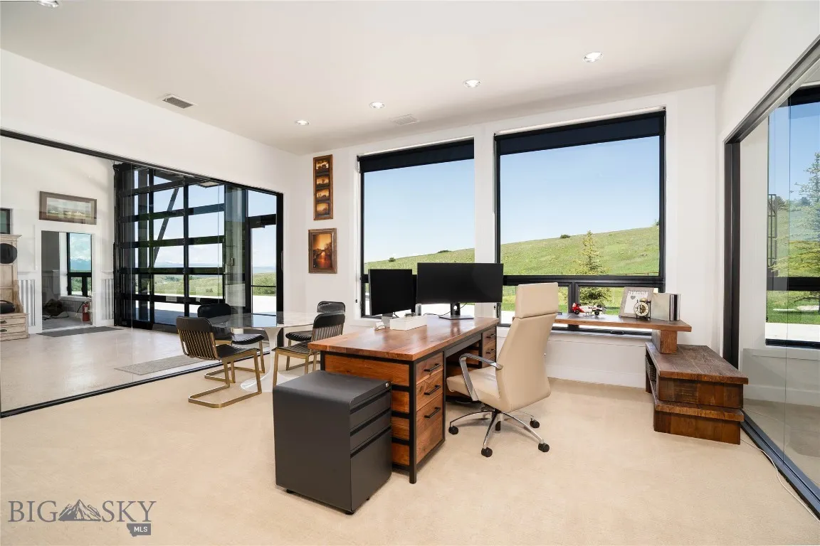 Showroom Main Office