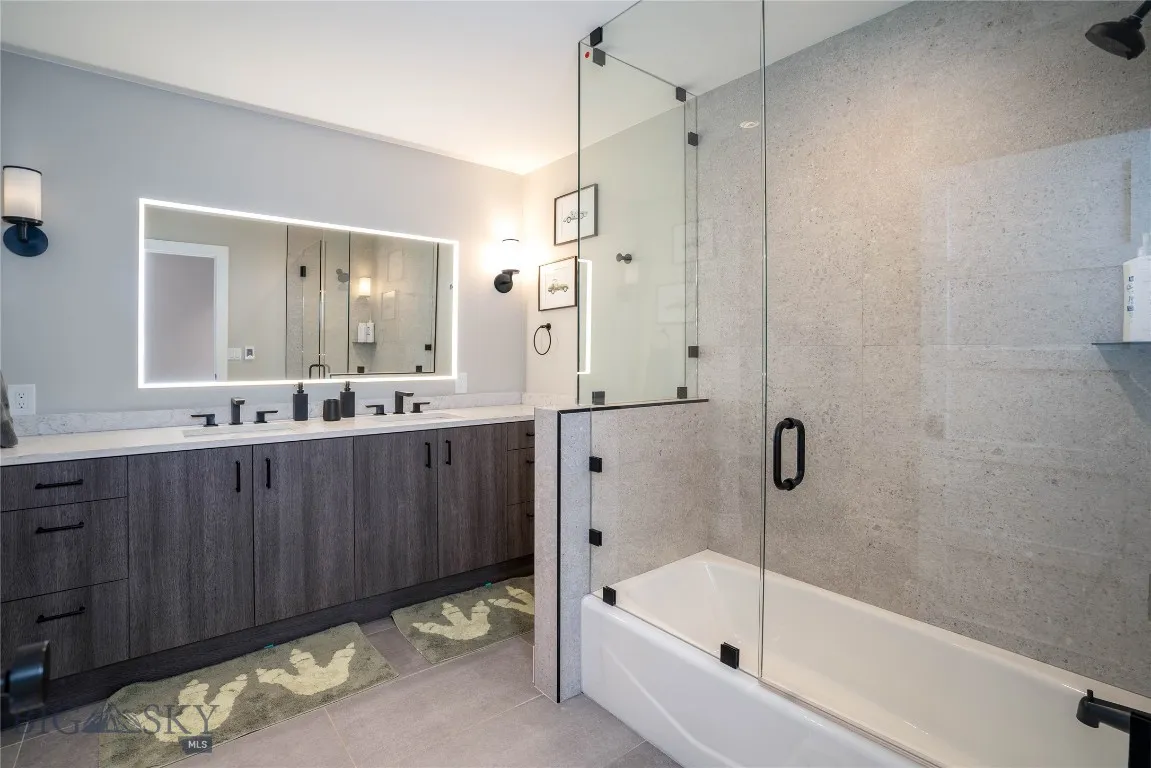 Lower Level Full Bath