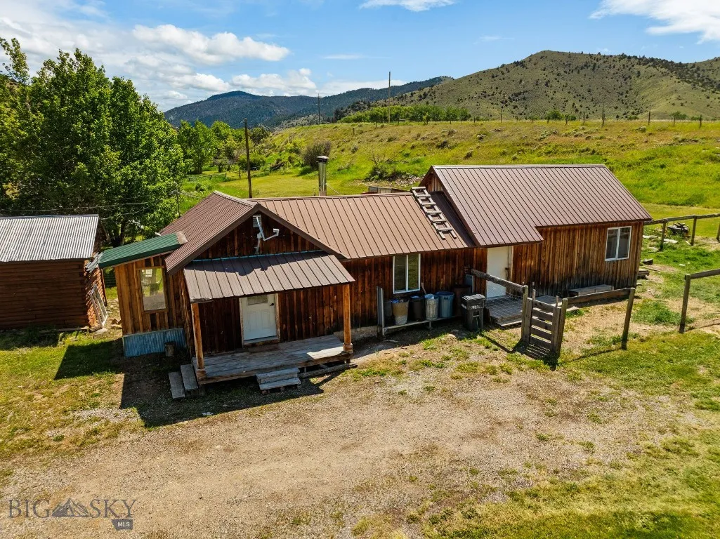 234 Mill Creek Road, Sheridan, Montana 59749, Sheridan, Montana 59749, ,Residential Income,For Sale,234 Mill Creek Road, Sheridan, Montana 59749,0,402938
