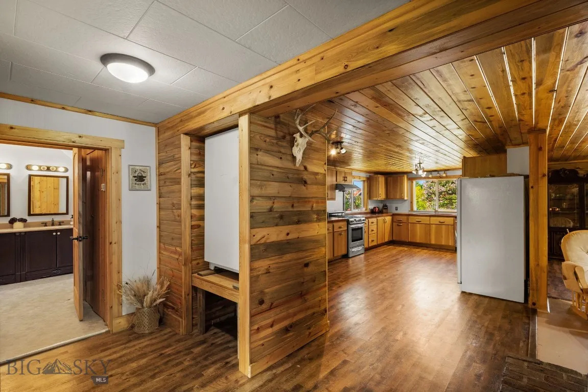 234 Mill Creek Road, Sheridan, Montana 59749, Sheridan, Montana 59749, ,Residential Income,For Sale,234 Mill Creek Road, Sheridan, Montana 59749,0,402938