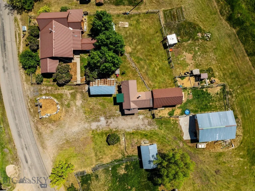 234 Mill Creek Road, Sheridan, Montana 59749, Sheridan, Montana 59749, ,Residential Income,For Sale,234 Mill Creek Road, Sheridan, Montana 59749,0,402938