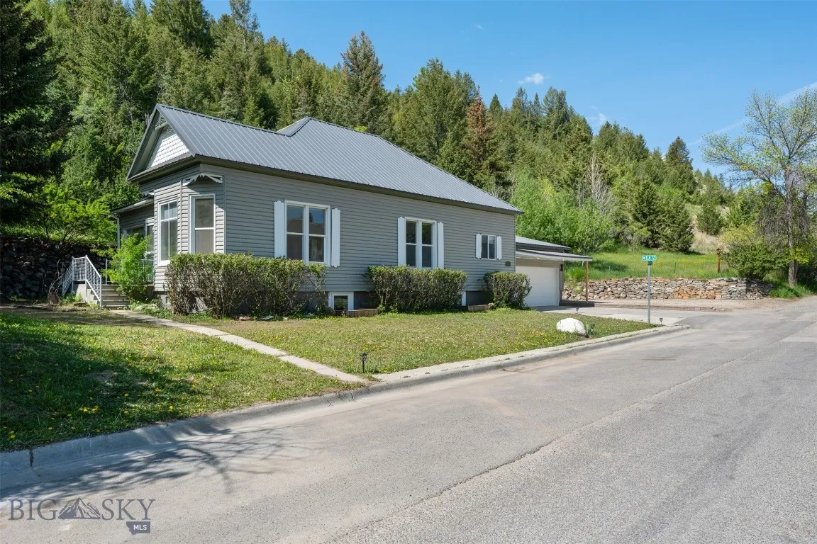 411 W 7th Street, Anaconda, Montana 59711, Anaconda, Montana 59711, 5 Bedrooms Bedrooms, ,2 BathroomsBathrooms,Residential,For Sale,411 W 7th Street, Anaconda, Montana 59711,0,403013