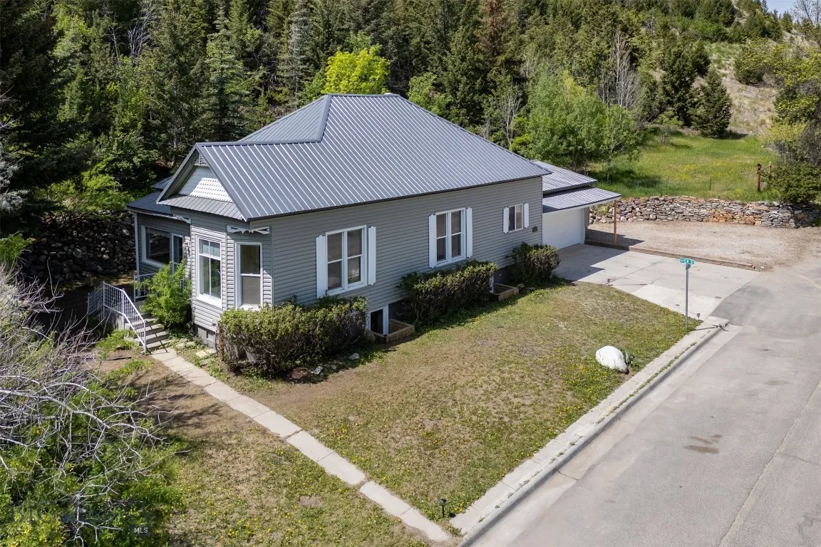 411 W 7th Street, Anaconda, Montana 59711, Anaconda, Montana 59711, 5 Bedrooms Bedrooms, ,2 BathroomsBathrooms,Residential,For Sale,411 W 7th Street, Anaconda, Montana 59711,0,403013