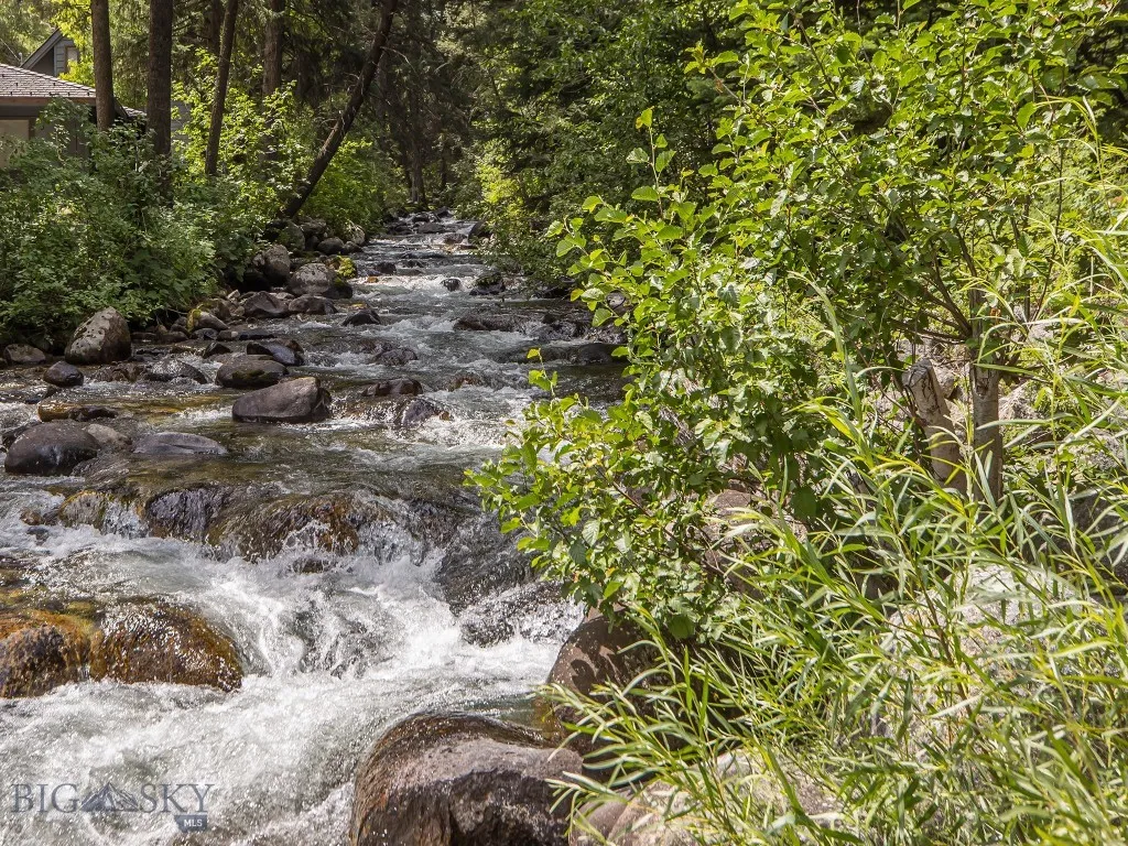 Hellroaring Creek- southern boundary