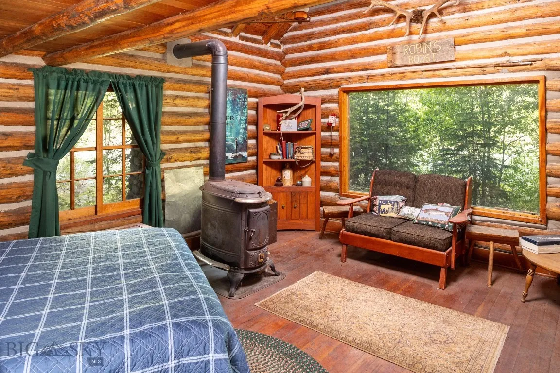 Robin's Roost interior