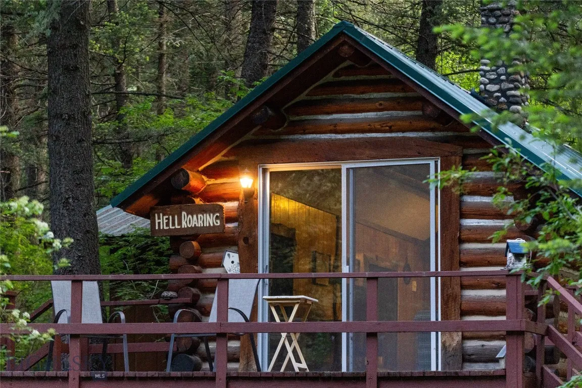 Hellroaring cabin