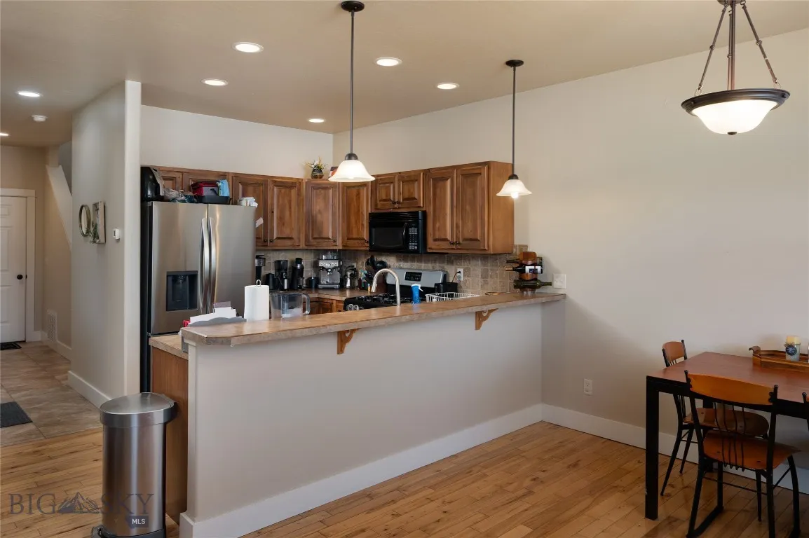 996 Saxon Way B, Bozeman, Montana 59718, Bozeman, Montana 59718, 3 Bedrooms Bedrooms, ,2 BathroomsBathrooms,Residential,For Sale,996 Saxon Way B, Bozeman, Montana 59718,402735