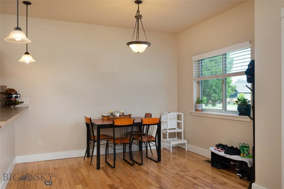 996 Saxon Way B, Bozeman, Montana 59718, Bozeman, Montana 59718, 3 Bedrooms Bedrooms, ,2 BathroomsBathrooms,Residential,For Sale,996 Saxon Way B, Bozeman, Montana 59718,402735