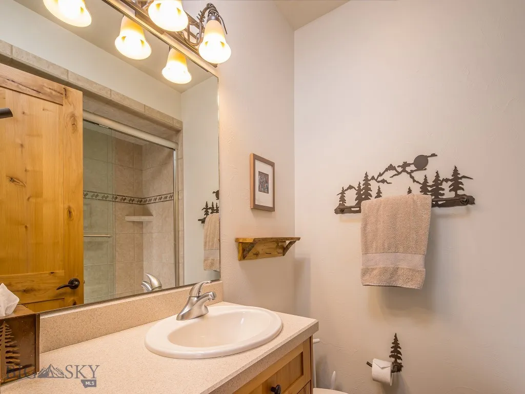 Bedroom #2 ensuite bath with tub/shower combo