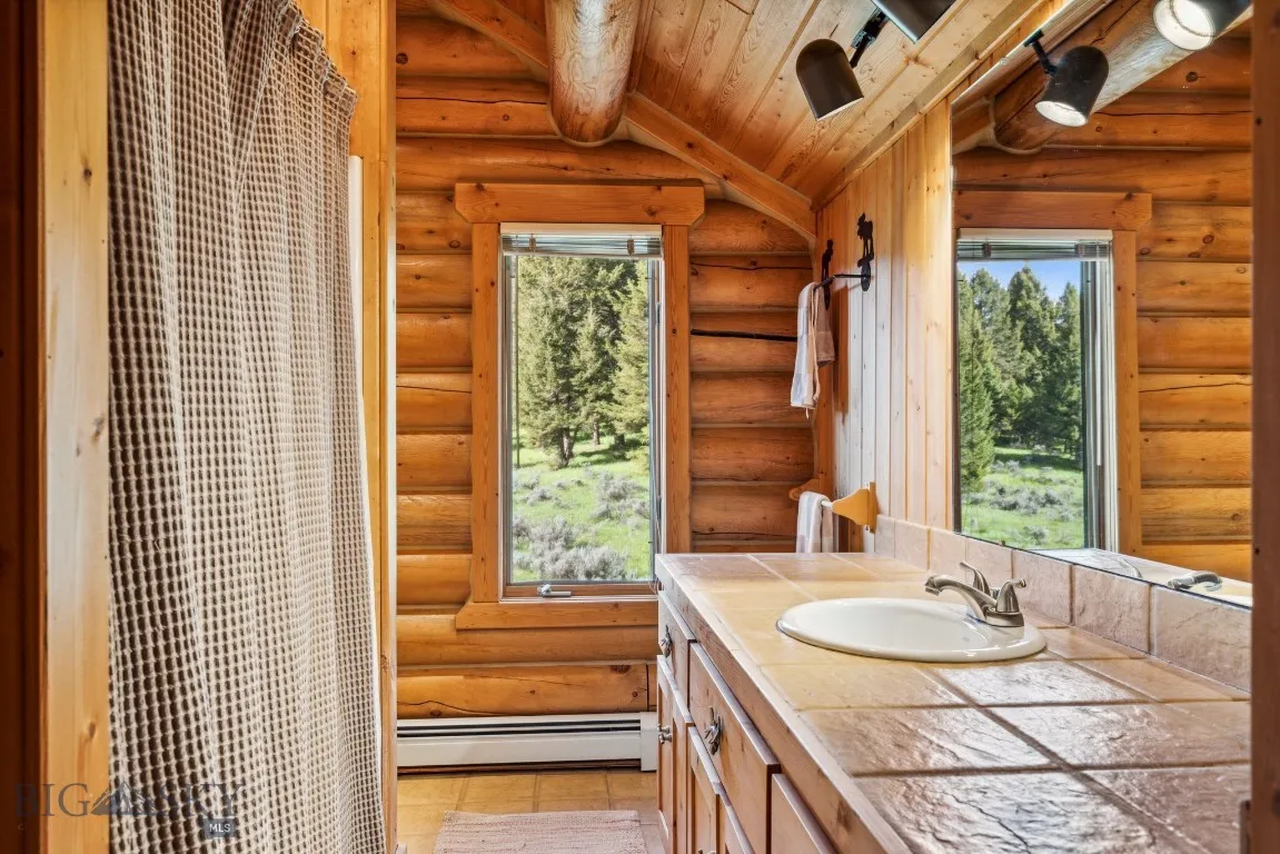 238 Great Gray Hollow, Gallatin Gateway, Montana 5, Gallatin Gateway, Montana 59730, 5 Bedrooms Bedrooms, ,5 BathroomsBathrooms,Residential,For Sale,238 Great Gray Hollow, Gallatin Gateway, Montana 5,0,402520