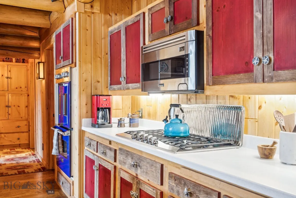 238 Great Gray Hollow, Gallatin Gateway, Montana 5, Gallatin Gateway, Montana 59730, 5 Bedrooms Bedrooms, ,5 BathroomsBathrooms,Residential,For Sale,238 Great Gray Hollow, Gallatin Gateway, Montana 5,0,402520
