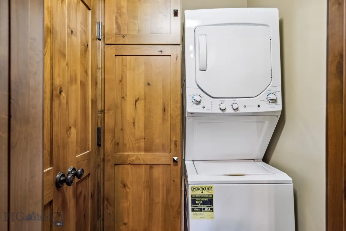 238 Great Gray Hollow, Gallatin Gateway, Montana 5, Gallatin Gateway, Montana 59730, 5 Bedrooms Bedrooms, ,5 BathroomsBathrooms,Residential,For Sale,238 Great Gray Hollow, Gallatin Gateway, Montana 5,0,402520