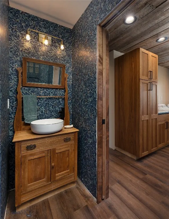 Powder room