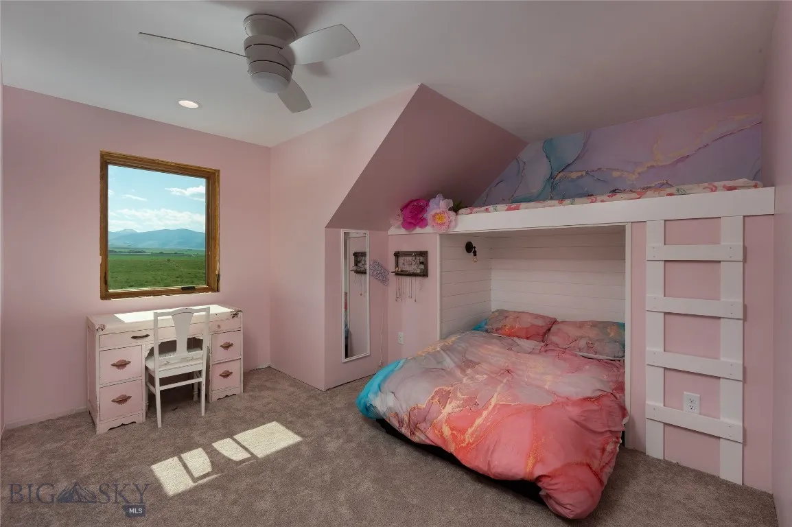 Girl's bedroom