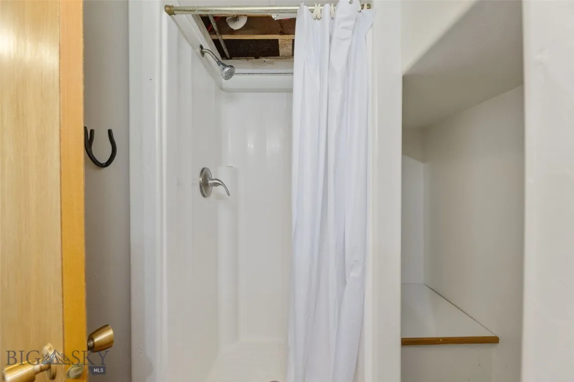 120 N Pine Butte Road, Bozeman, Montana 59718, Bozeman, Montana 59718, 5 Bedrooms Bedrooms, ,1 BathroomBathrooms,Residential,For Sale,120 N Pine Butte Road, Bozeman, Montana 59718,403109