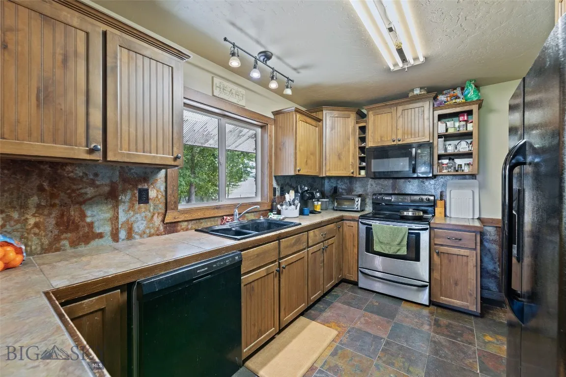 120 N Pine Butte Road, Bozeman, Montana 59718, Bozeman, Montana 59718, 5 Bedrooms Bedrooms, ,1 BathroomBathrooms,Residential,For Sale,120 N Pine Butte Road, Bozeman, Montana 59718,403109