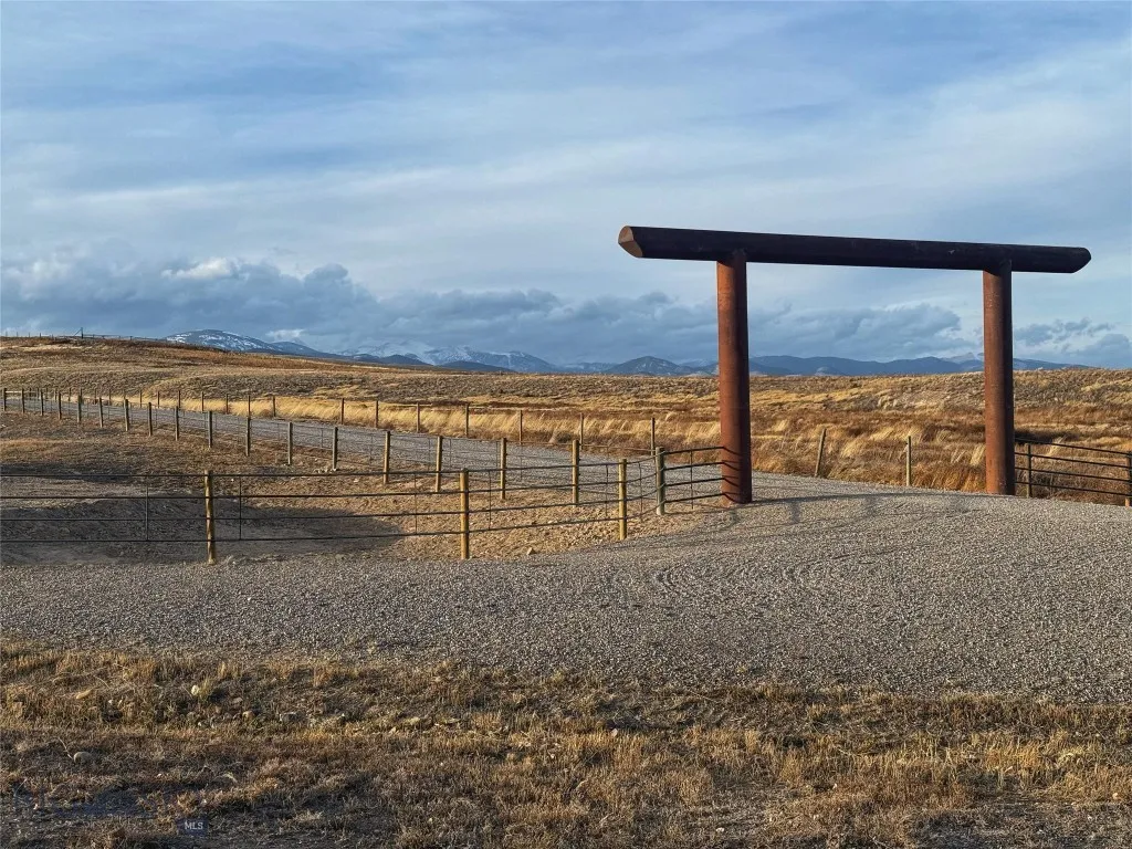600 Blue Ribbon Lane, Dillon, Montana 59725, Dillon, Montana 59725, 2 Bedrooms Bedrooms, ,2 BathroomsBathrooms,Farm,For Sale,600 Blue Ribbon Lane, Dillon, Montana 59725,0,403138