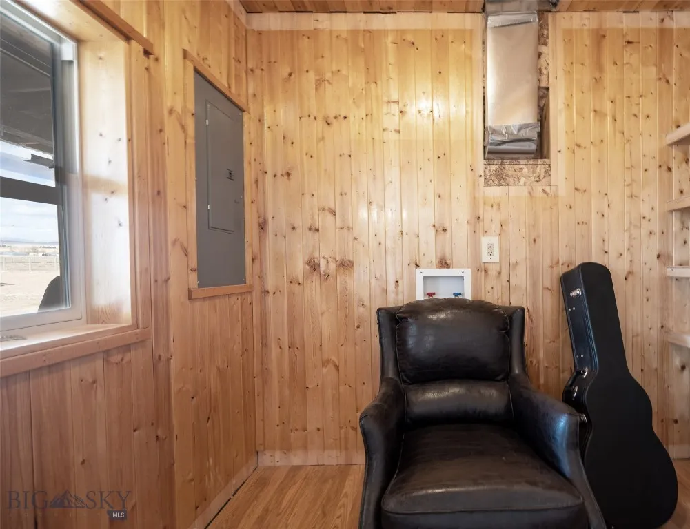 Sitting Room in Master Bath