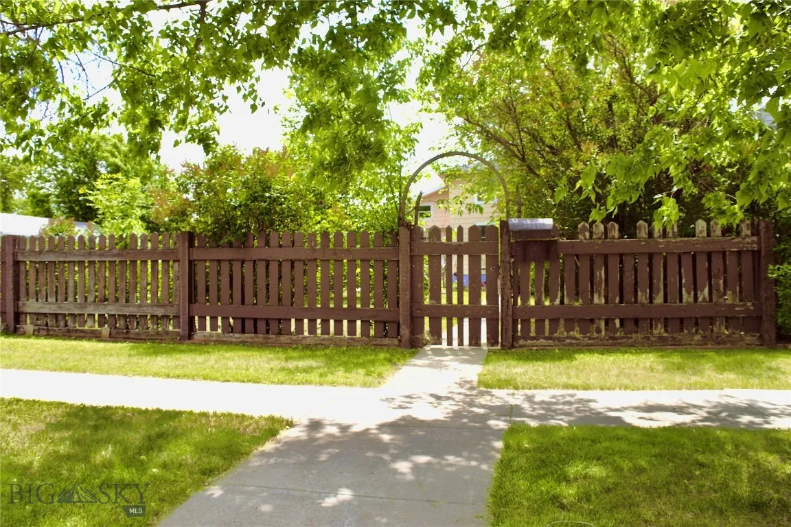 2118 1st Street S, Great Falls, Montana 59401, Great Falls, Montana 59401, 4 Bedrooms Bedrooms, ,2 BathroomsBathrooms,Residential,For Sale,2118 1st Street S, Great Falls, Montana 59401,403141
