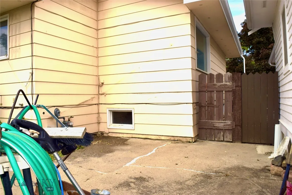 2118 1st Street S, Great Falls, Montana 59401, Great Falls, Montana 59401, 4 Bedrooms Bedrooms, ,2 BathroomsBathrooms,Residential,For Sale,2118 1st Street S, Great Falls, Montana 59401,403141