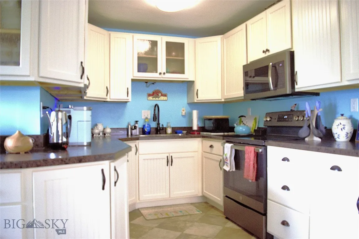 2118 1st Street S, Great Falls, Montana 59401, Great Falls, Montana 59401, 4 Bedrooms Bedrooms, ,2 BathroomsBathrooms,Residential,For Sale,2118 1st Street S, Great Falls, Montana 59401,403141