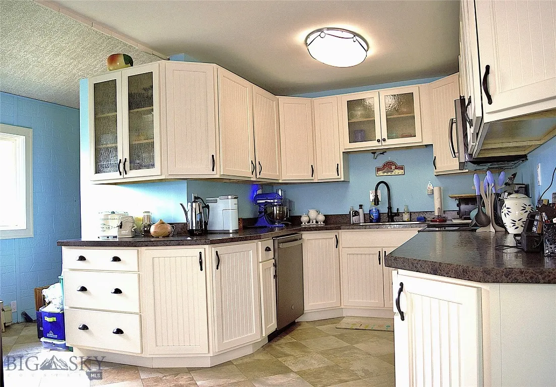 2118 1st Street S, Great Falls, Montana 59401, Great Falls, Montana 59401, 4 Bedrooms Bedrooms, ,2 BathroomsBathrooms,Residential,For Sale,2118 1st Street S, Great Falls, Montana 59401,403141