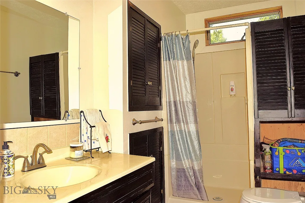 2118 1st Street S, Great Falls, Montana 59401, Great Falls, Montana 59401, 4 Bedrooms Bedrooms, ,2 BathroomsBathrooms,Residential,For Sale,2118 1st Street S, Great Falls, Montana 59401,403141
