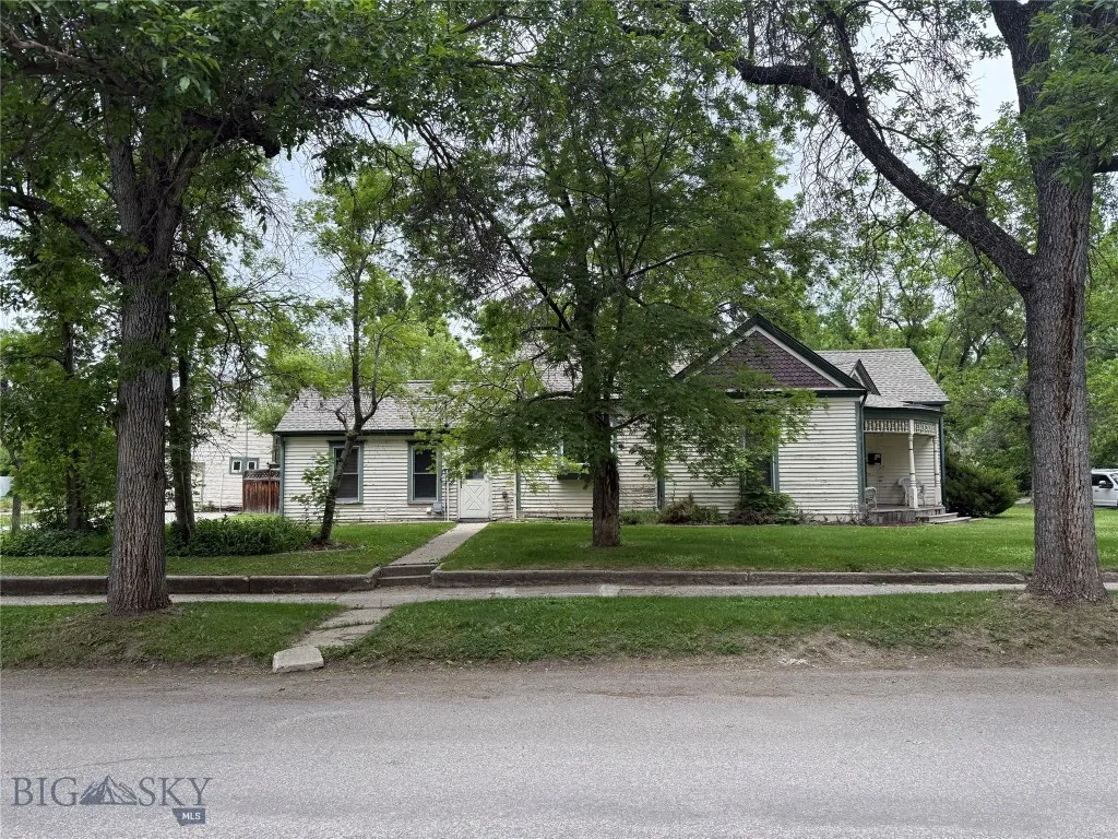 221 S 7th Avenue, Bozeman, Montana 59715, Bozeman, Montana 59715, 3 Bedrooms Bedrooms, ,1 BathroomBathrooms,Residential,For Sale,221 S 7th Avenue, Bozeman, Montana 59715,403050