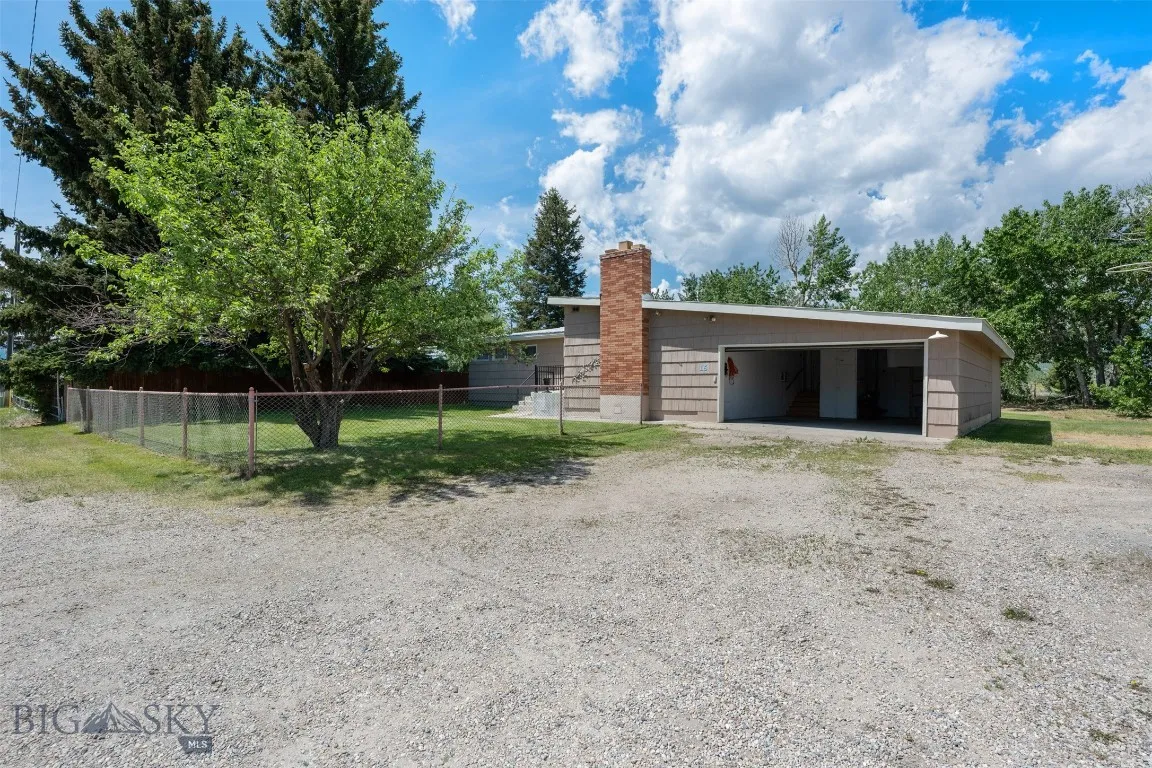 16 N White Street, Anaconda, Montana 59711, Anaconda, Montana 59711, 4 Bedrooms Bedrooms, ,1 BathroomBathrooms,Residential,For Sale,16 N White Street, Anaconda, Montana 59711,403163